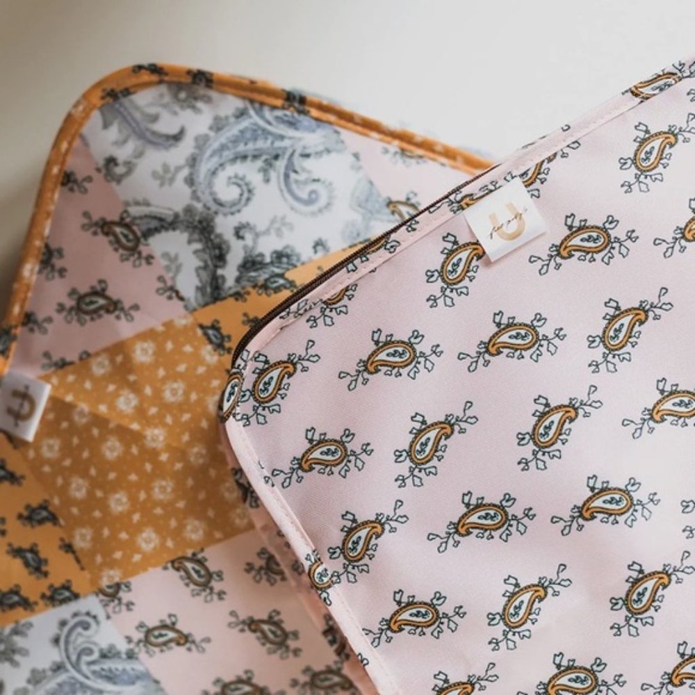 🆕TWO FREE PEOPLE PACKING CUBES